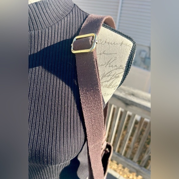 Tommy Hilfiger Adjustable Crossbody Purse EUC!​​ - Picture 9 of 9